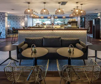 likovna galerija u Barbara baru Falkensteiner Hotels & Residences